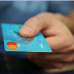 Para efectos del IVA, pagos con tarjeta de crédito.