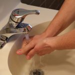Empleadores deben suministrar jabón y sustancias desinfectantes para prevenir el coronavirus: Mintrabajo.